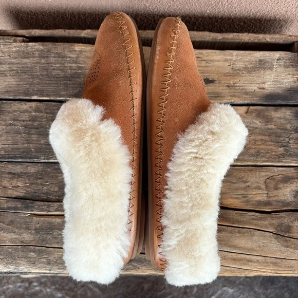 Tory Burch Cozy Tan Suede Slippers with Cream Fur Lining - Picture 6 of 8